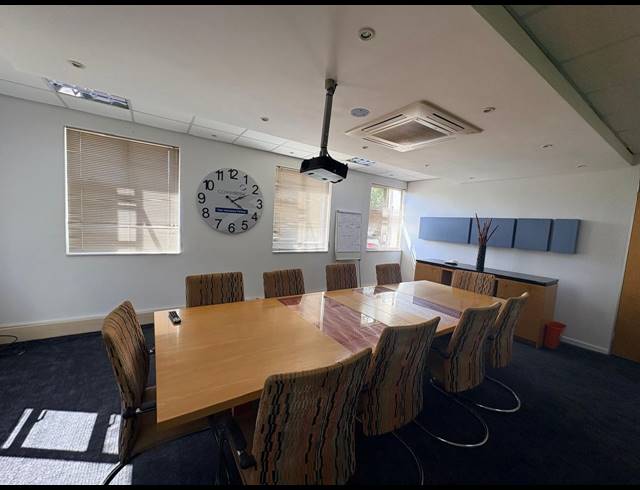 983M² OFFICE FOR SALE IN FOURWAYS